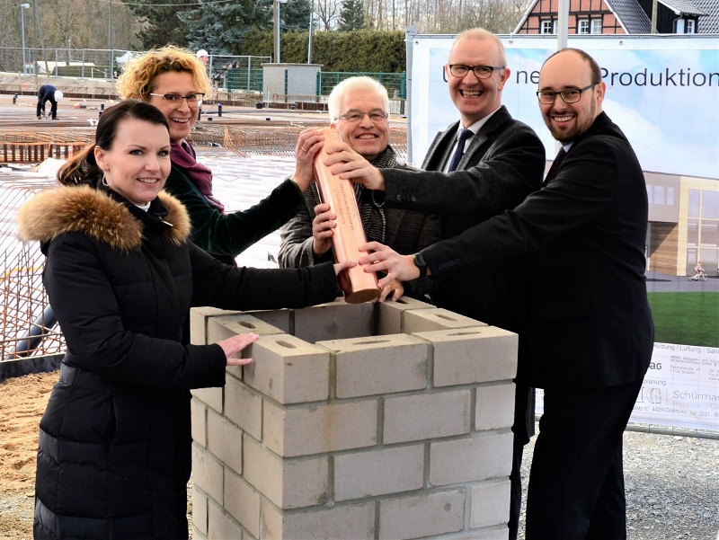 Seramun Diagnostica legt am 25. Februar 2020 den Grundstein für ein neues Biotechnologie-Produktionsgebäude in Heidesee. 