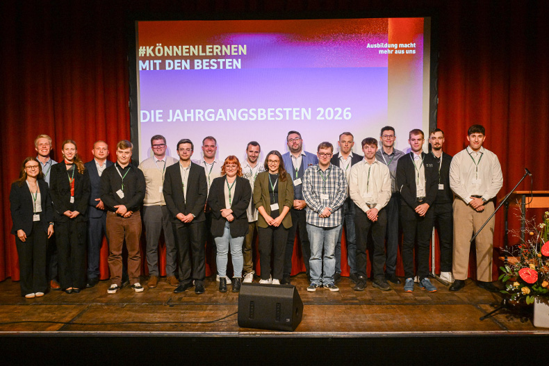 22 Nachwuchsfachkräfte aus der Lausitz wurden bei der Bestenehrung der Industrie- und Handelskammer (IHK) Cottbus im Oktober 2026 ausgezeichnet.